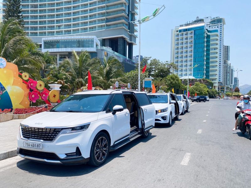Luxco Travels - Luxury Kia Carnival 7-Seater Service from Hanoi to Sapa