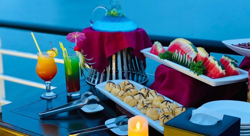 Fruit and dessert buffet with cocktails on La Casta Daily Cruise in Ha Long Bay