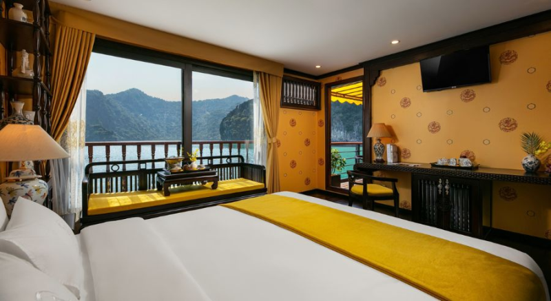Luxurious cabin with Ha Long Bay view on Nostalgia Cruise