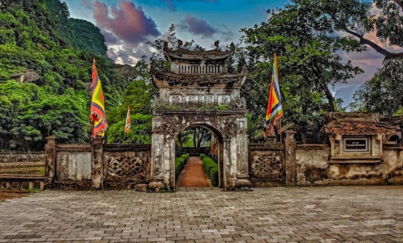 Hoa Lu Trang An Mua Cave 1 Day Tour Vietnam LuxcoTravels ancient landmarks scenic boat ride cultural highlights